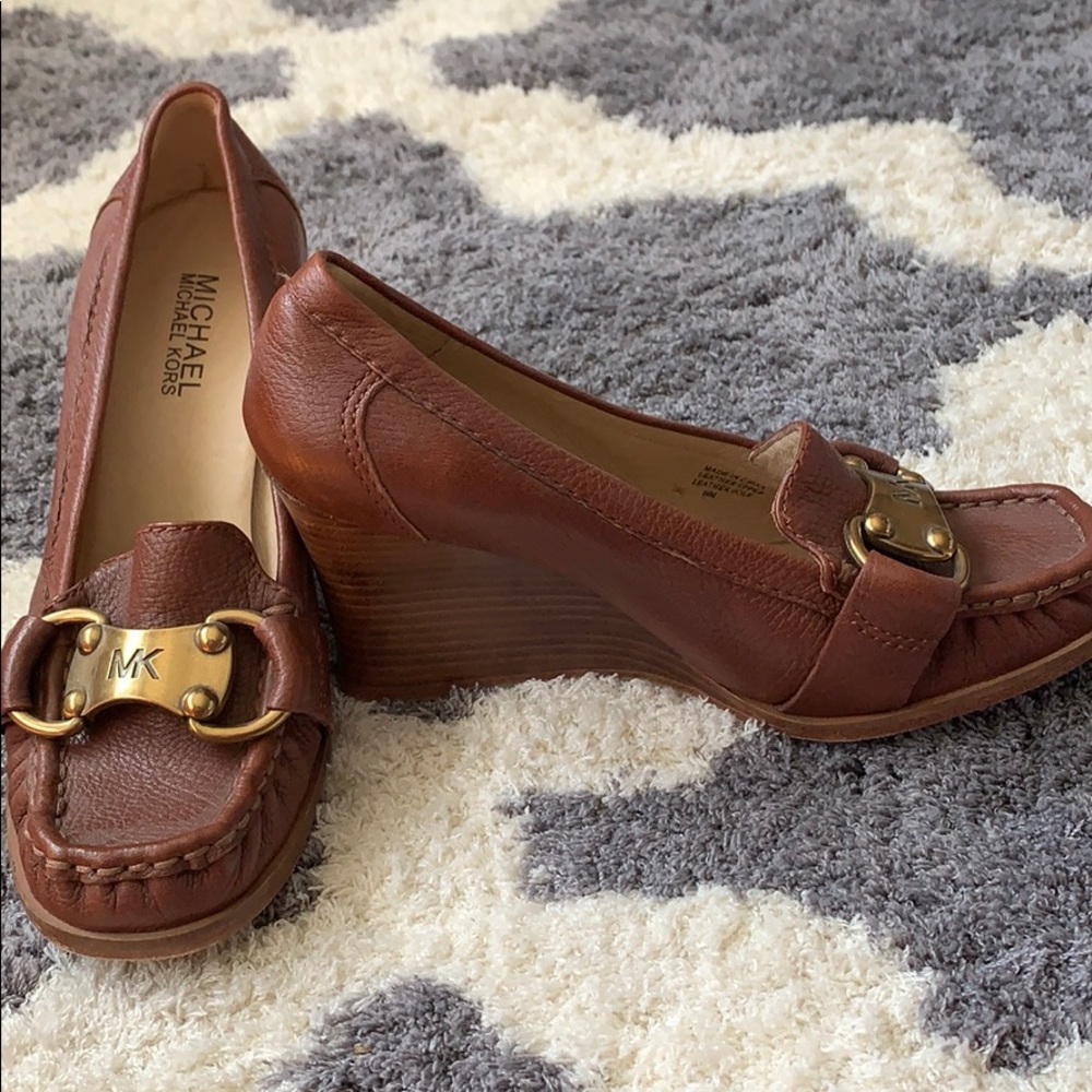 Michael Kors tan wedges with buckle
